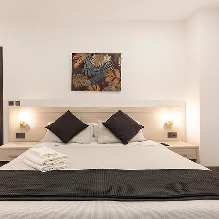 Charming,Comfortable And Centrally Located Group Accomodation Gzira Bagian luar foto