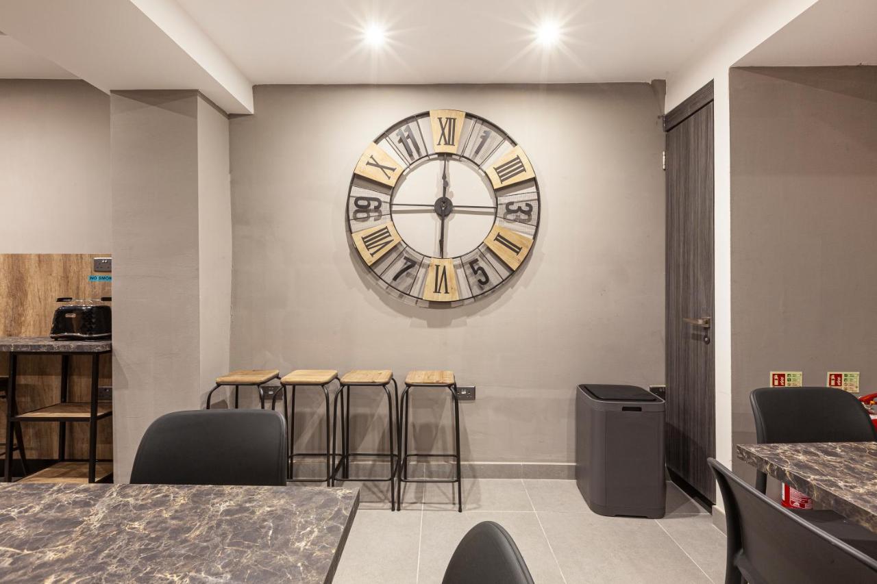 Charming,Comfortable And Centrally Located Group Accomodation Gzira Bagian luar foto